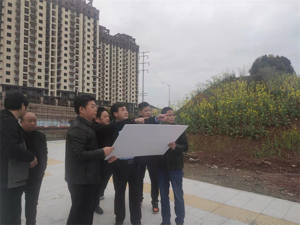 3月23日潘总陪同吴县长调研乐动网页版登录入口-乐动（中国）大厦项目.jpg