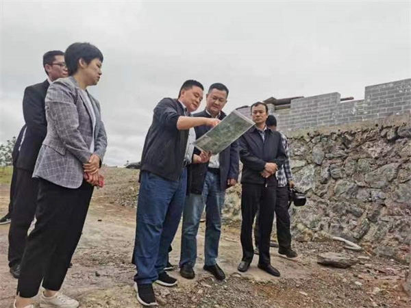 5月10日，副县长徐涌泗一行调研湖田山项目，黄山乐动网页版登录入口-乐动（中国）集团党委书记、董事长洪筱明，湖田山执行董事邢辉姣陪同2.jpg