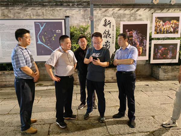 9月11日，汪凯书记夜间调研古城三期项目，对部分节点提升进行指导，黄山乐动网页版登录入口-乐动（中国）集团党委书记、董事长洪筱明，副总经理张高峰陪同调研。.jpg